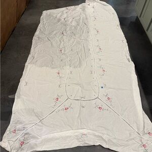 Elegant Floral Embroidered table cloth